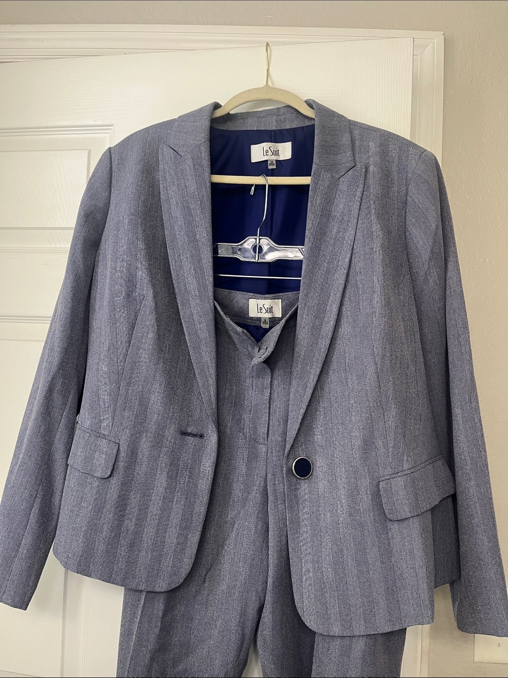 Le Suit Blue-Gray Pinstripe Women's Blazer & Pants Set